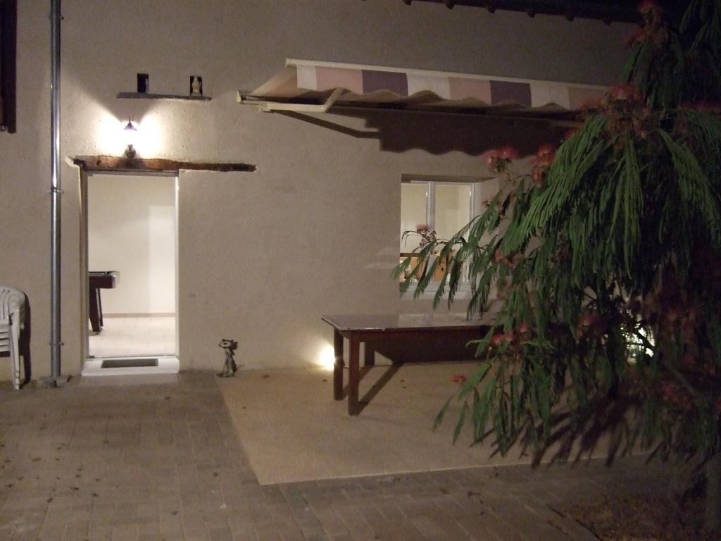 Les Escargots Bed and Breakfast Vauchrétien Esterno foto